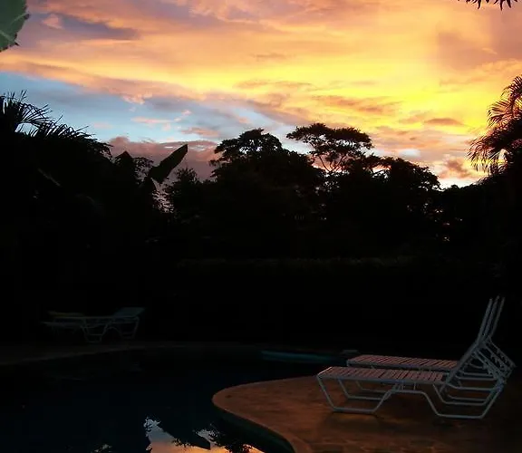 Mango Bed & Breakfast 4*